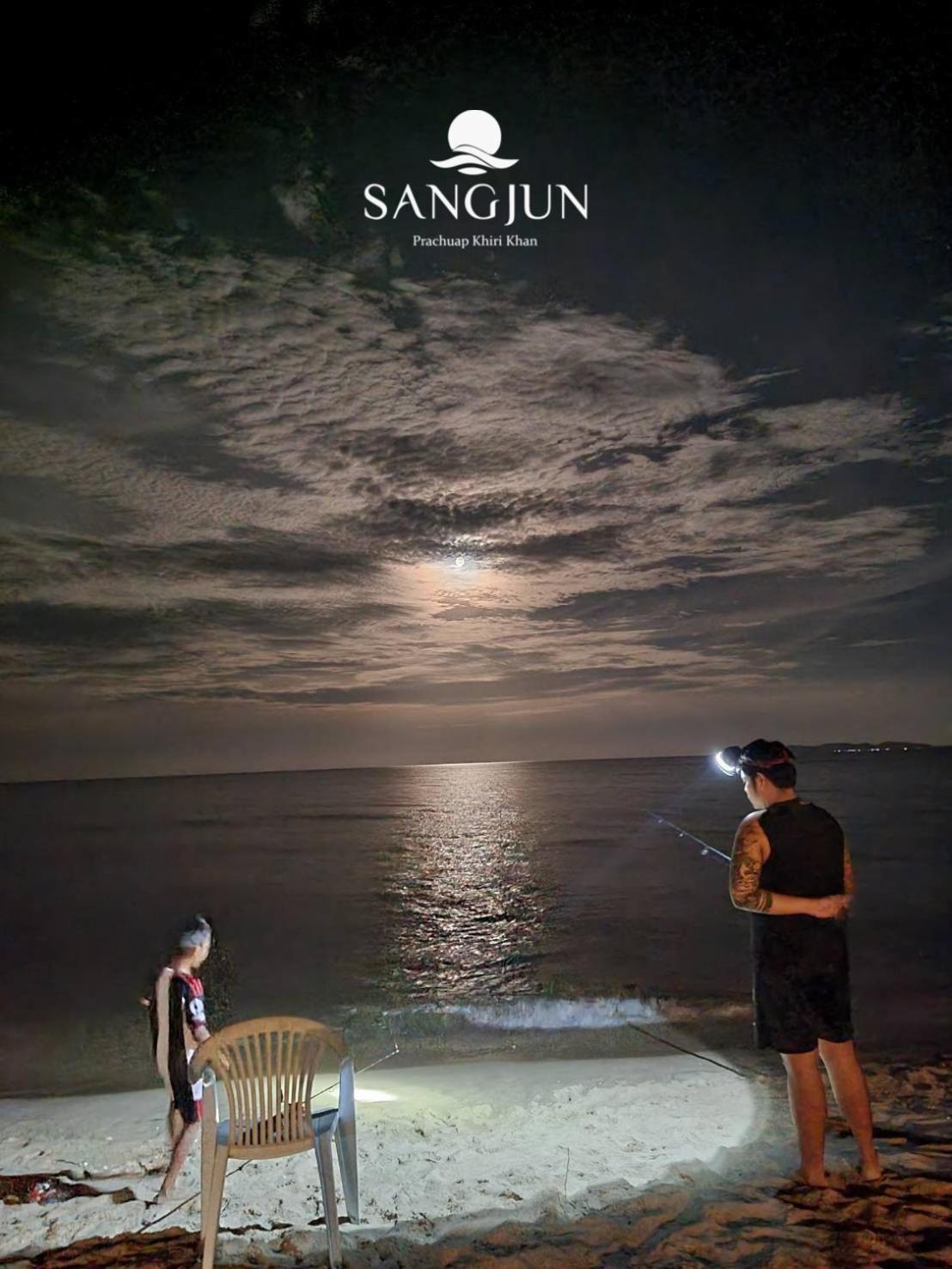 Sangjun On Beach Resort Bang Saphan Ngoại thất bức ảnh