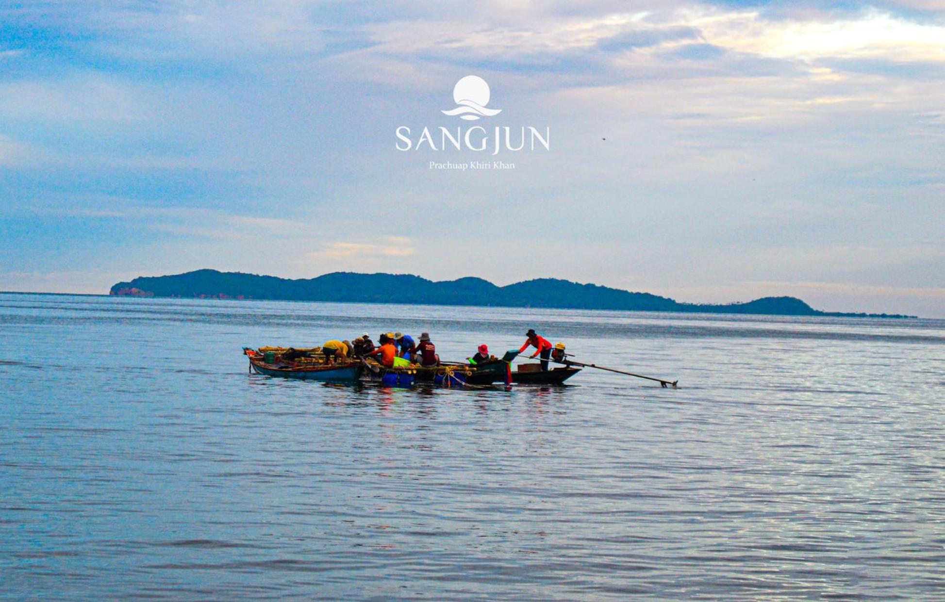 Sangjun On Beach Resort Bang Saphan Ngoại thất bức ảnh