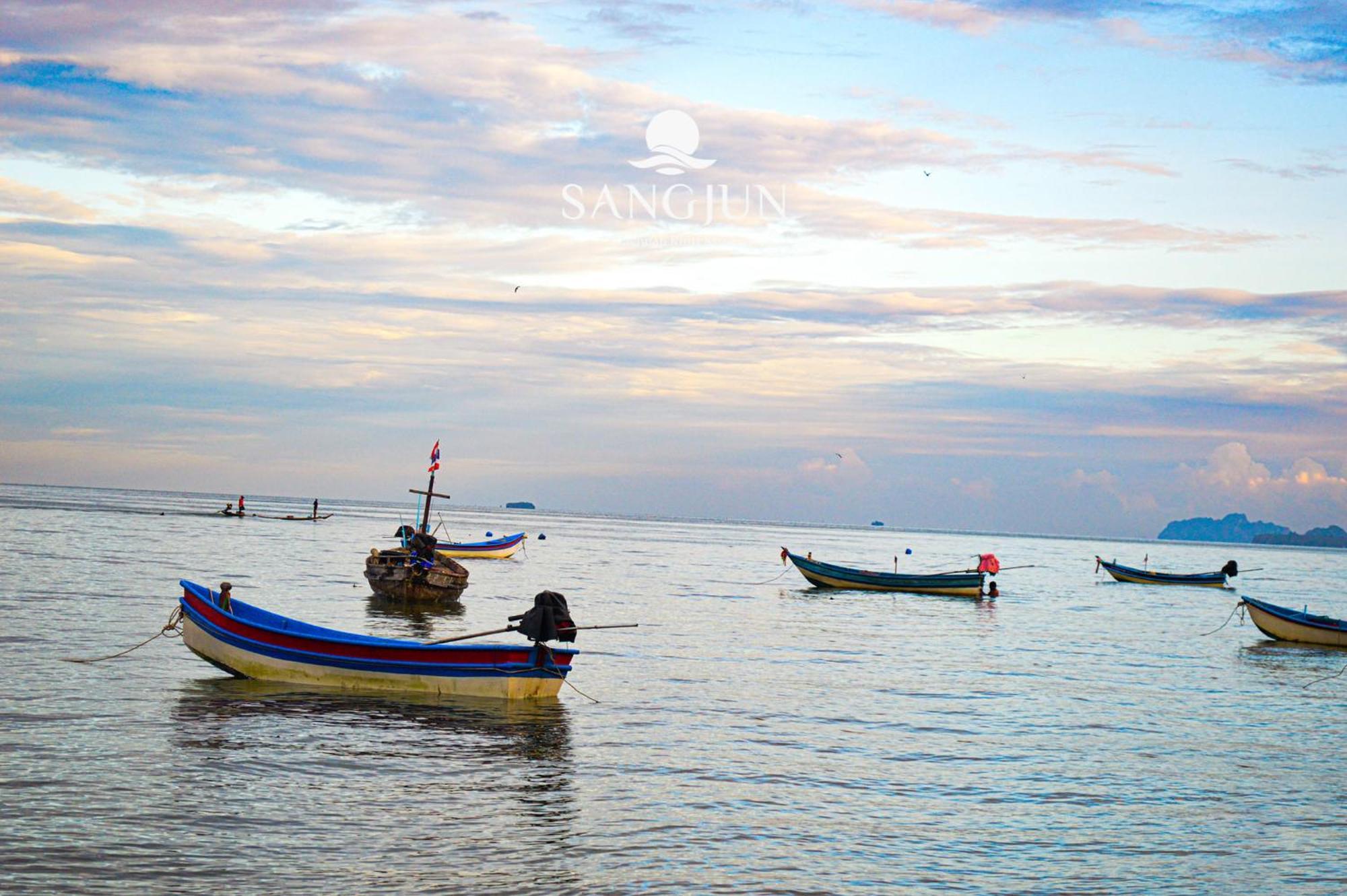 Sangjun On Beach Resort Bang Saphan Ngoại thất bức ảnh