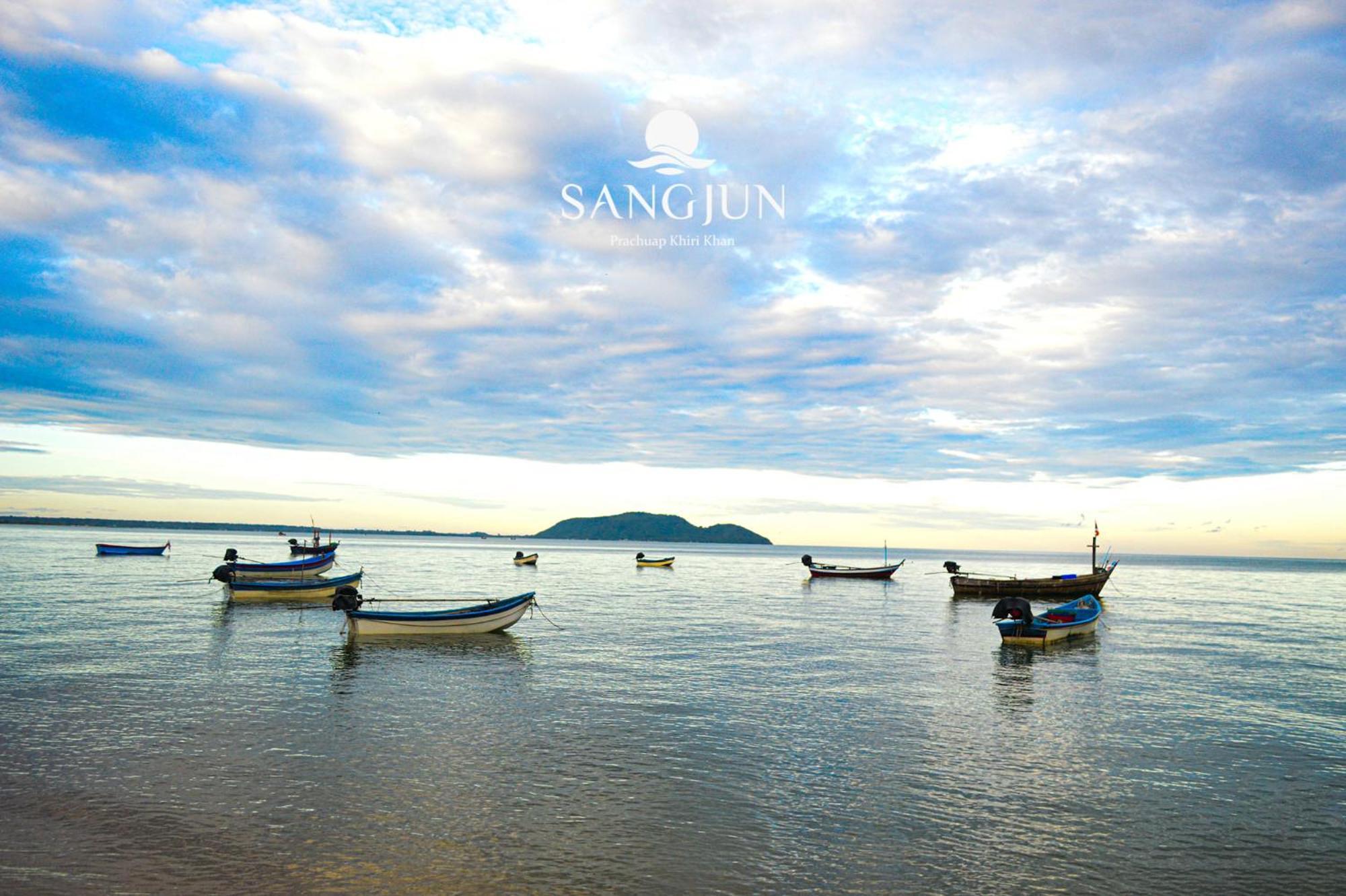 Sangjun On Beach Resort Bang Saphan Ngoại thất bức ảnh