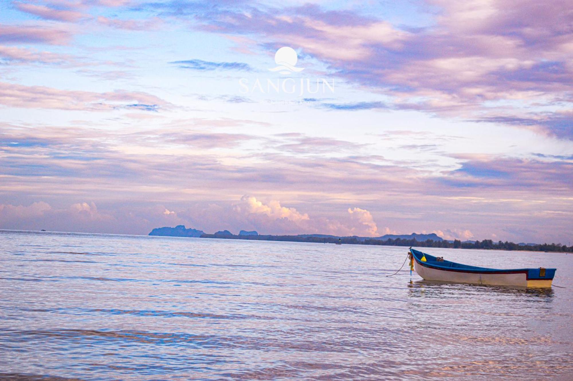 Sangjun On Beach Resort Bang Saphan Ngoại thất bức ảnh