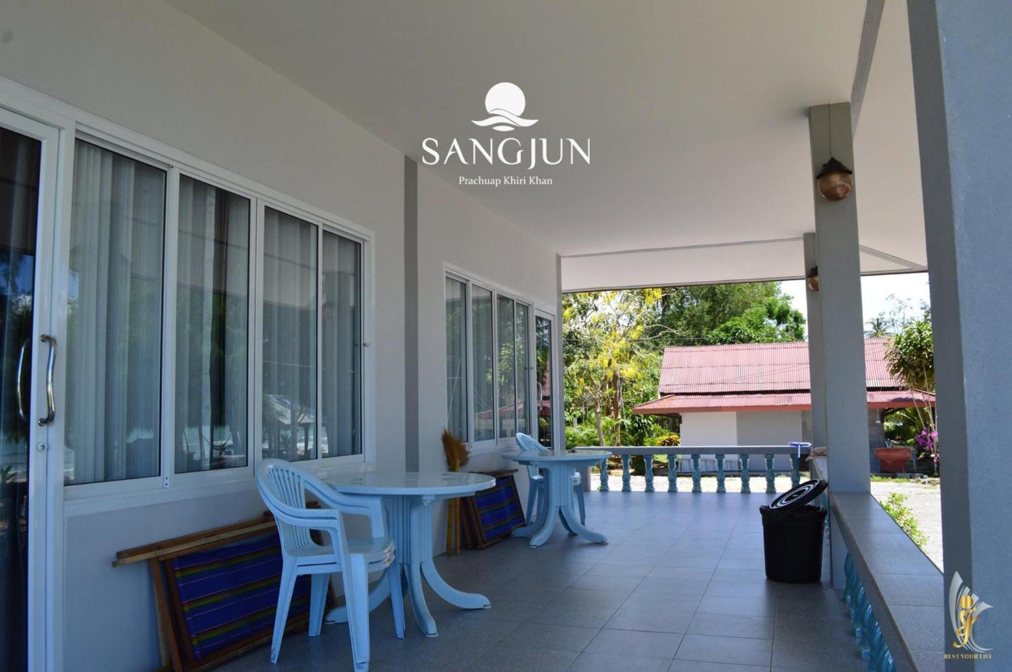 Sangjun On Beach Resort Bang Saphan Ngoại thất bức ảnh