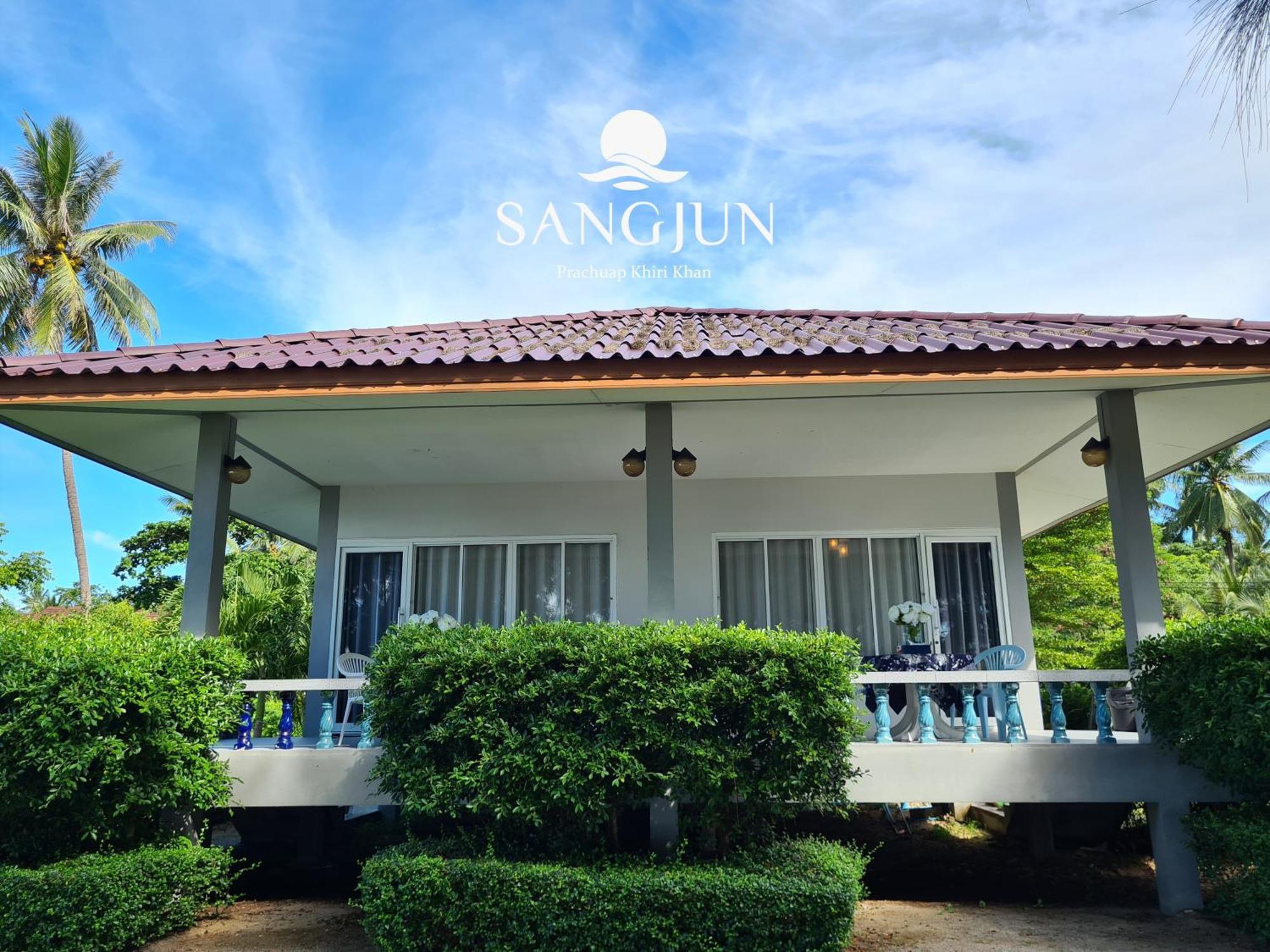 Sangjun On Beach Resort Bang Saphan Ngoại thất bức ảnh