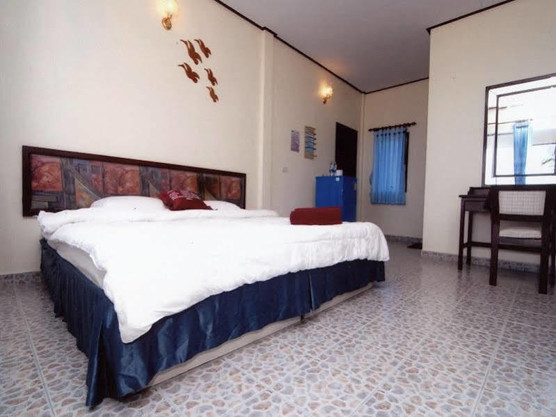Sangjun On Beach Resort Bang Saphan Ngoại thất bức ảnh